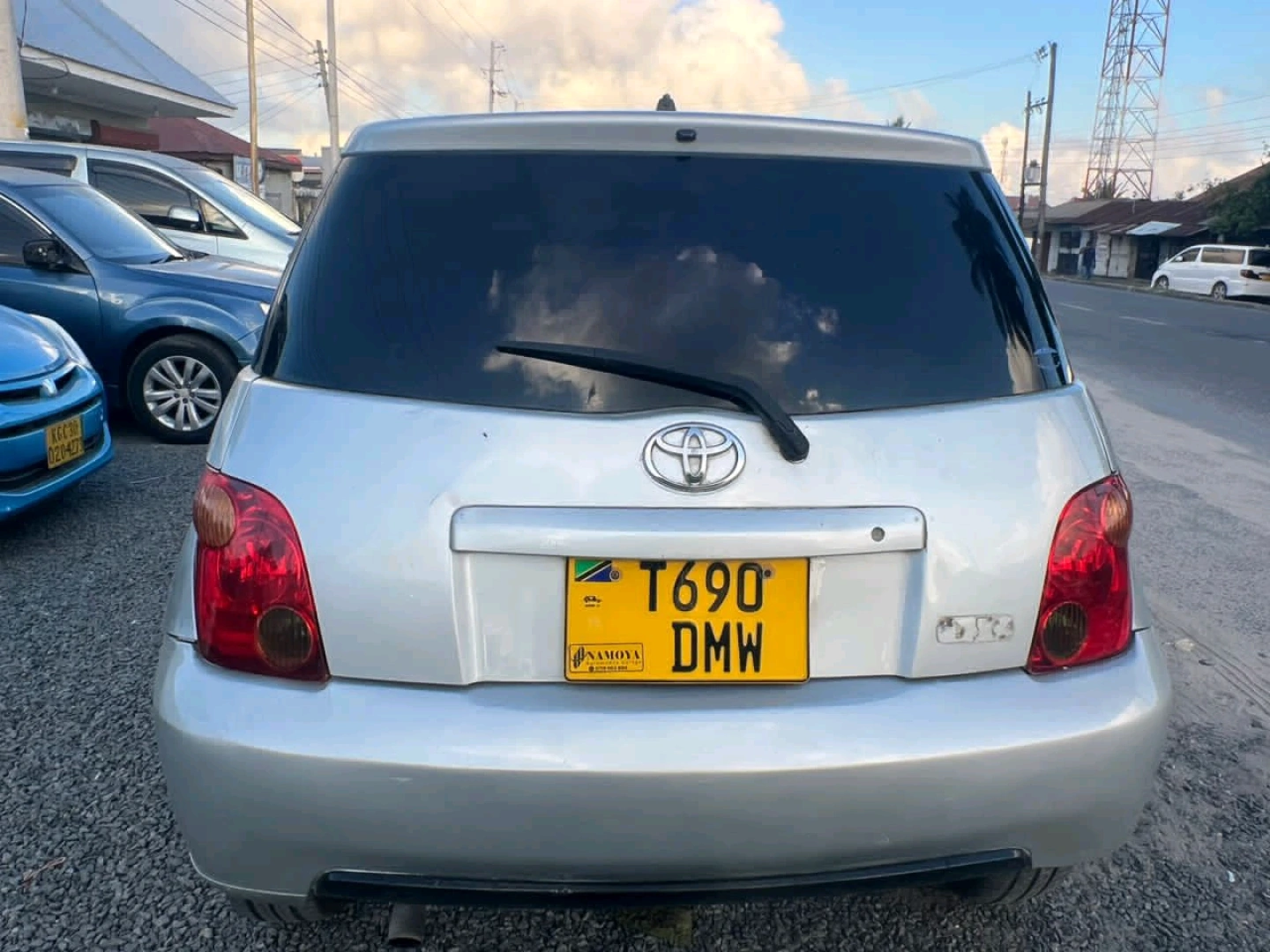 Toyota IST DMW 2002 Silver Car thumbnail 5