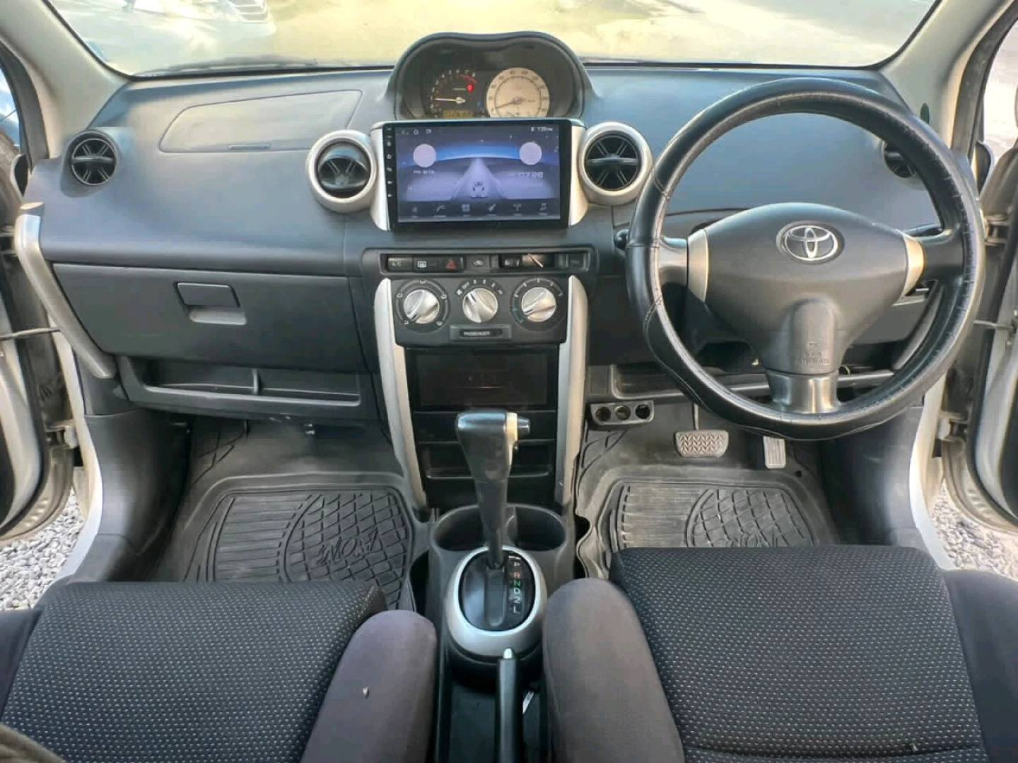 Toyota IST DMW 2002 Silver Car thumbnail 7