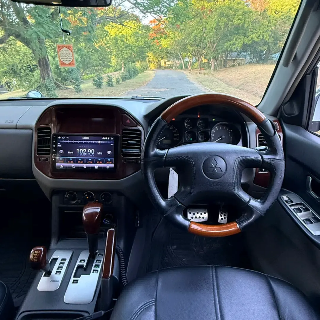 2004 Mitsubishi Pajero GDI ECL, Silver thumbnail 5