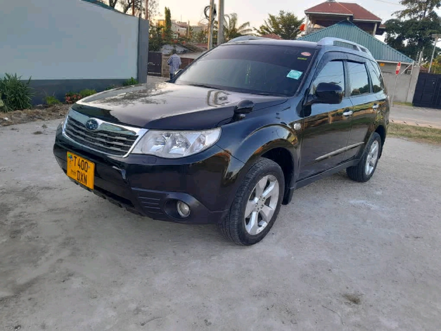 Black Subaru Forester 2010 Automatic SUV thumbnail 2