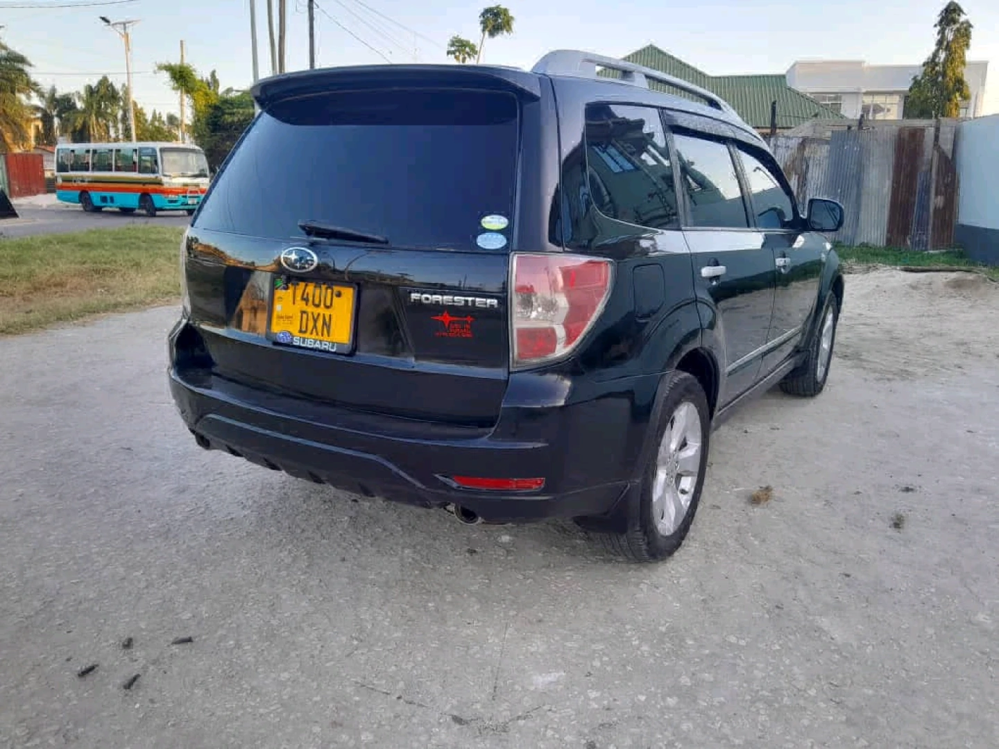 Black Subaru Forester 2010 Automatic SUV thumbnail 5