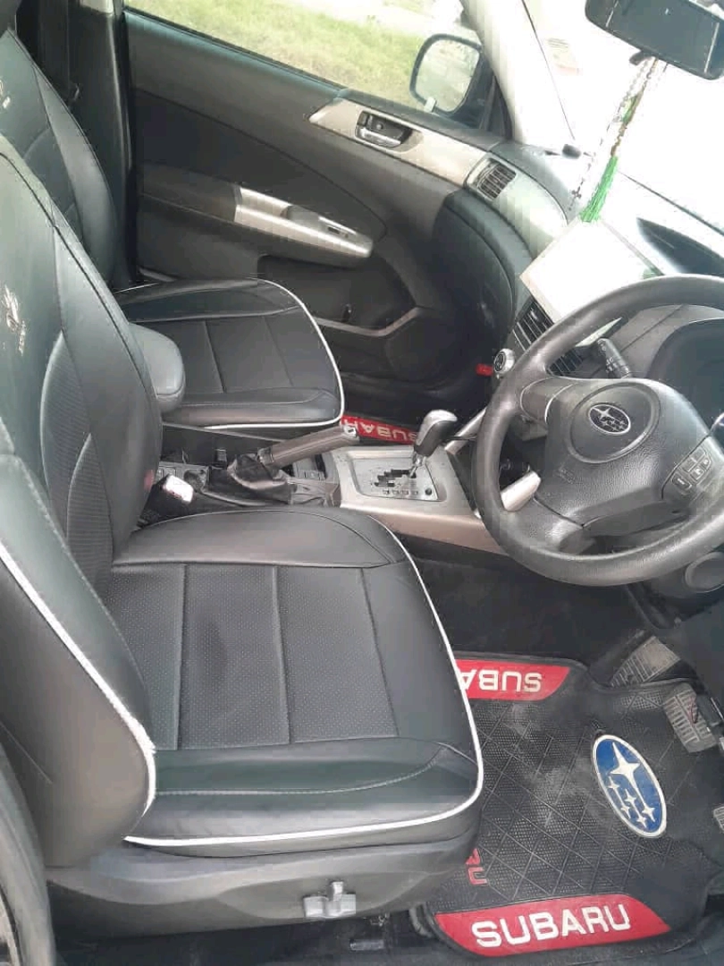 Black Subaru Forester 2010 Automatic SUV thumbnail 8