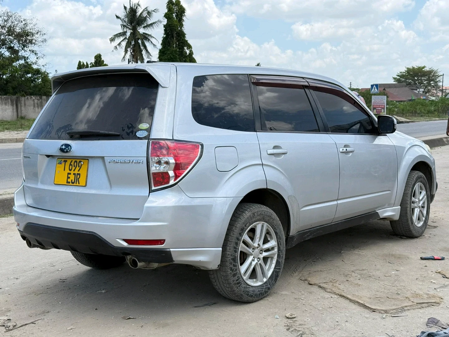 Subaru Forester EJR 2011 SUV thumbnail 3