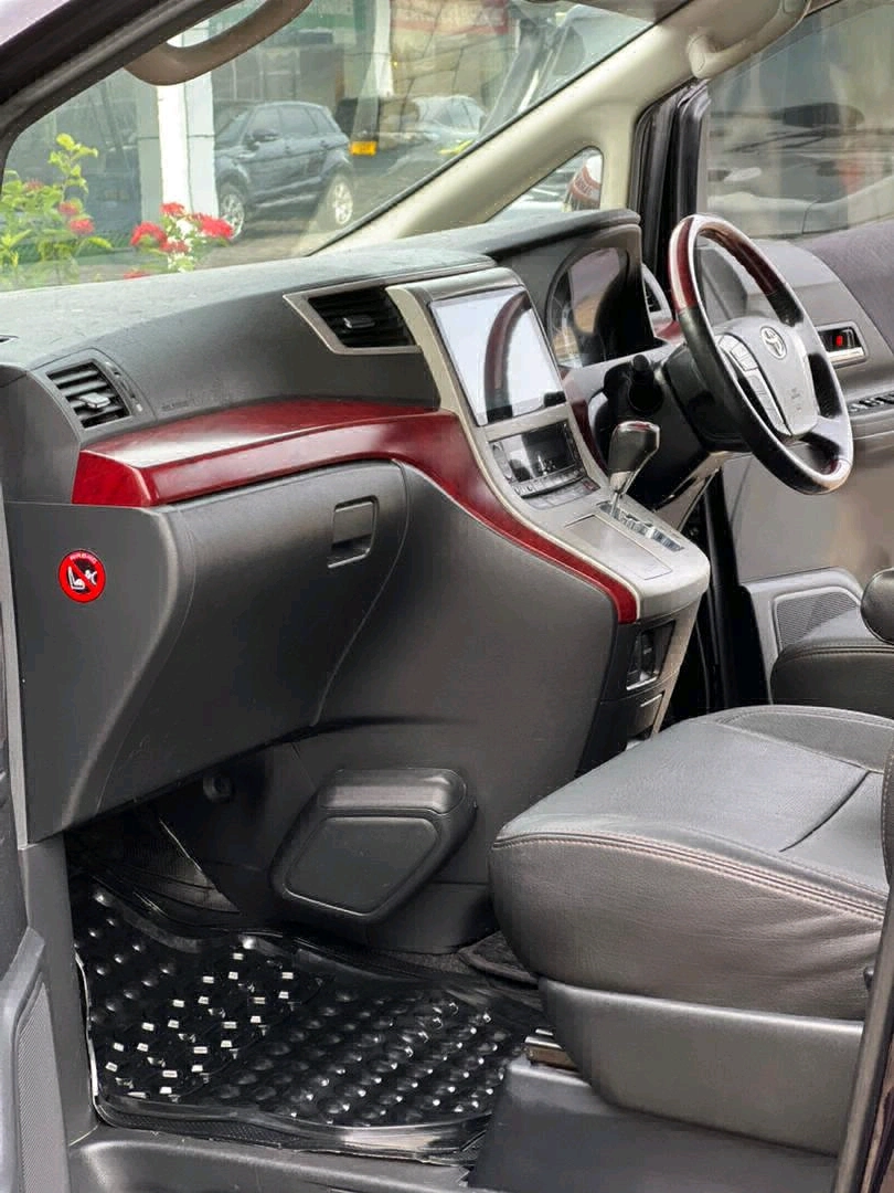 Toyota Vellfire EES 2008 Model thumbnail 8
