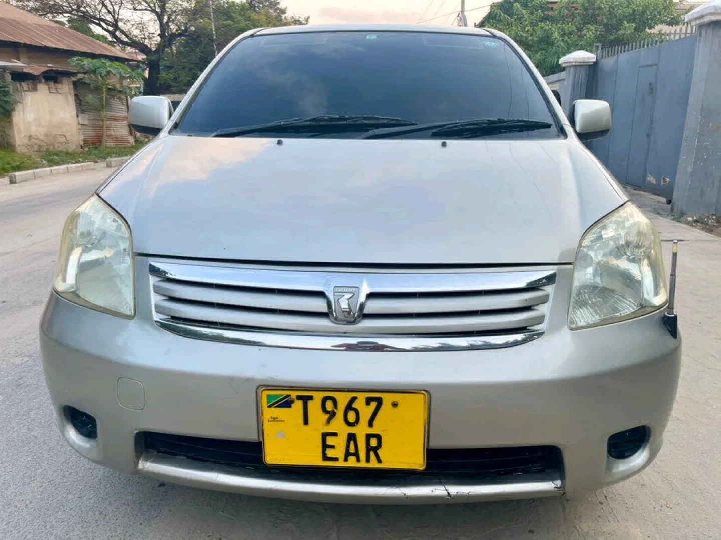 Toyota Raum G Minivan Silver Low Mileage thumbnail 7