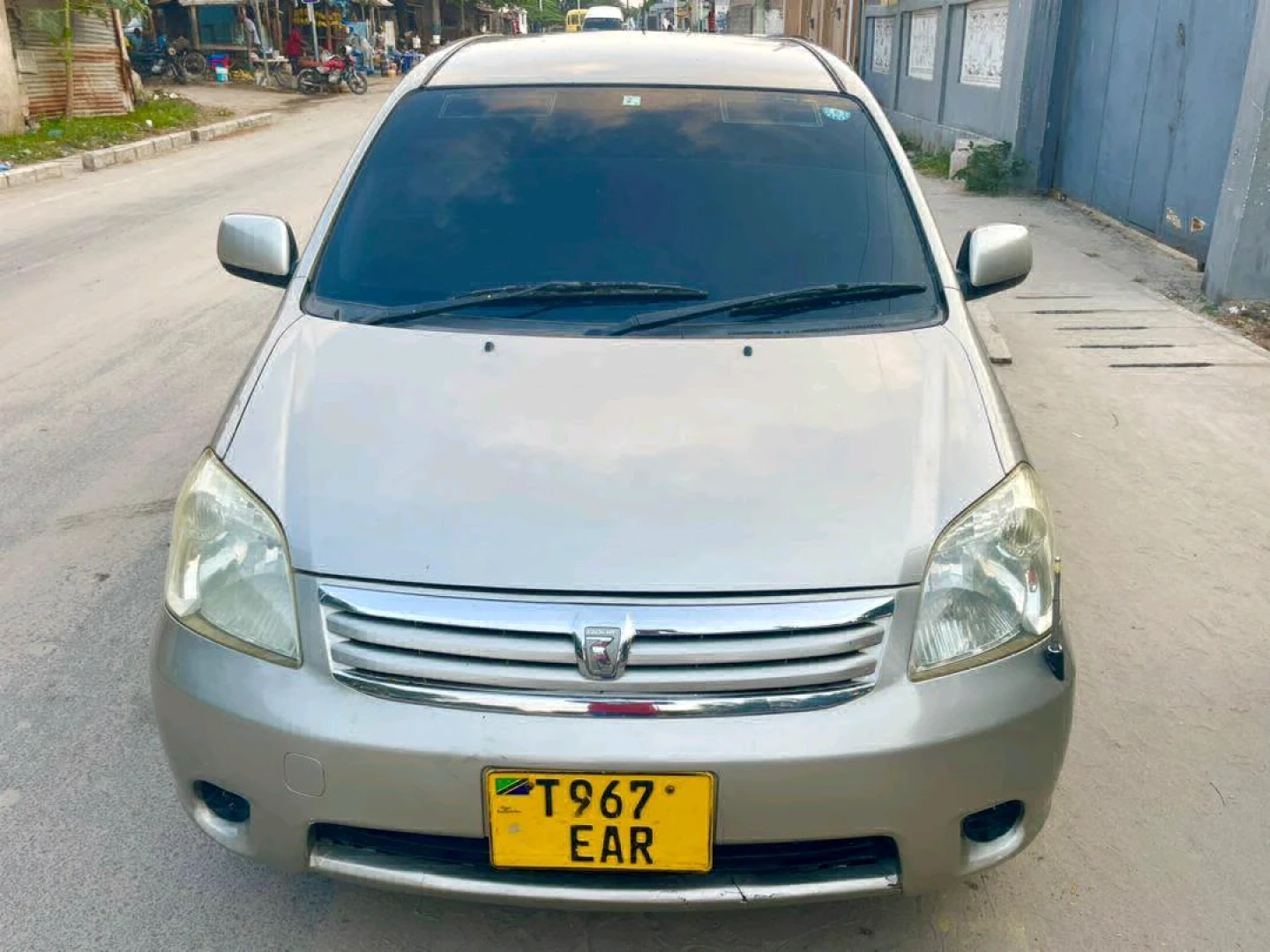 Toyota Raum G Minivan Silver Low Mileage thumbnail 9
