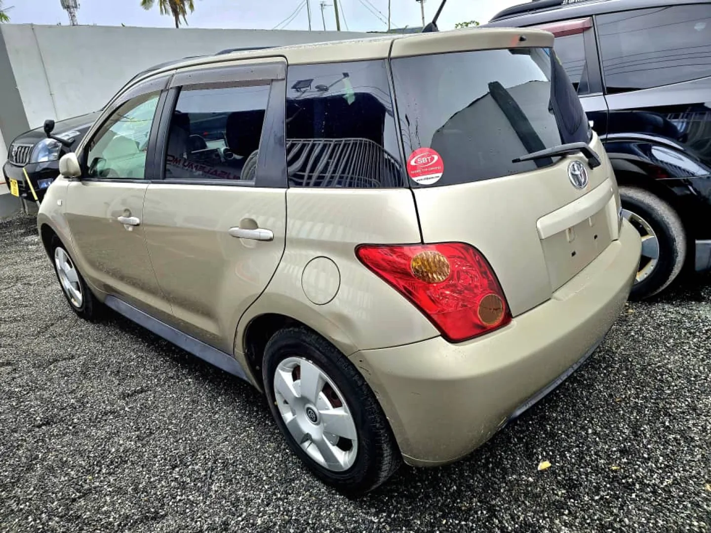 Toyota IST 2004 Automatic (1298cc) thumbnail 4
