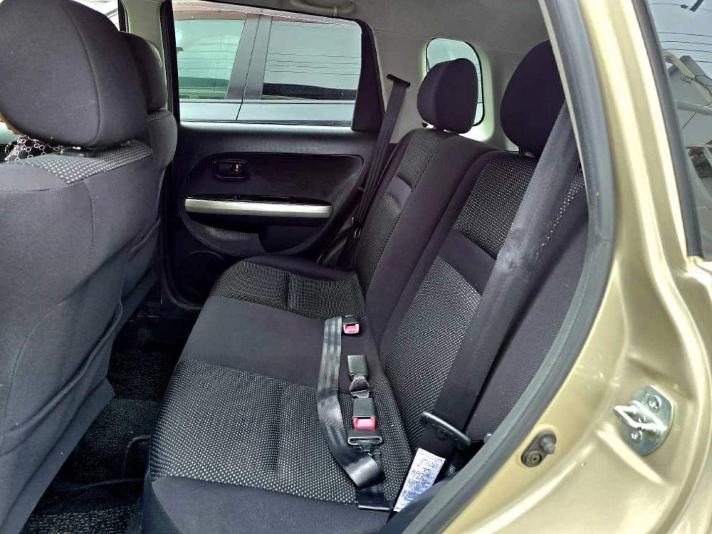 Toyota IST 2004 Automatic (1298cc) thumbnail 5