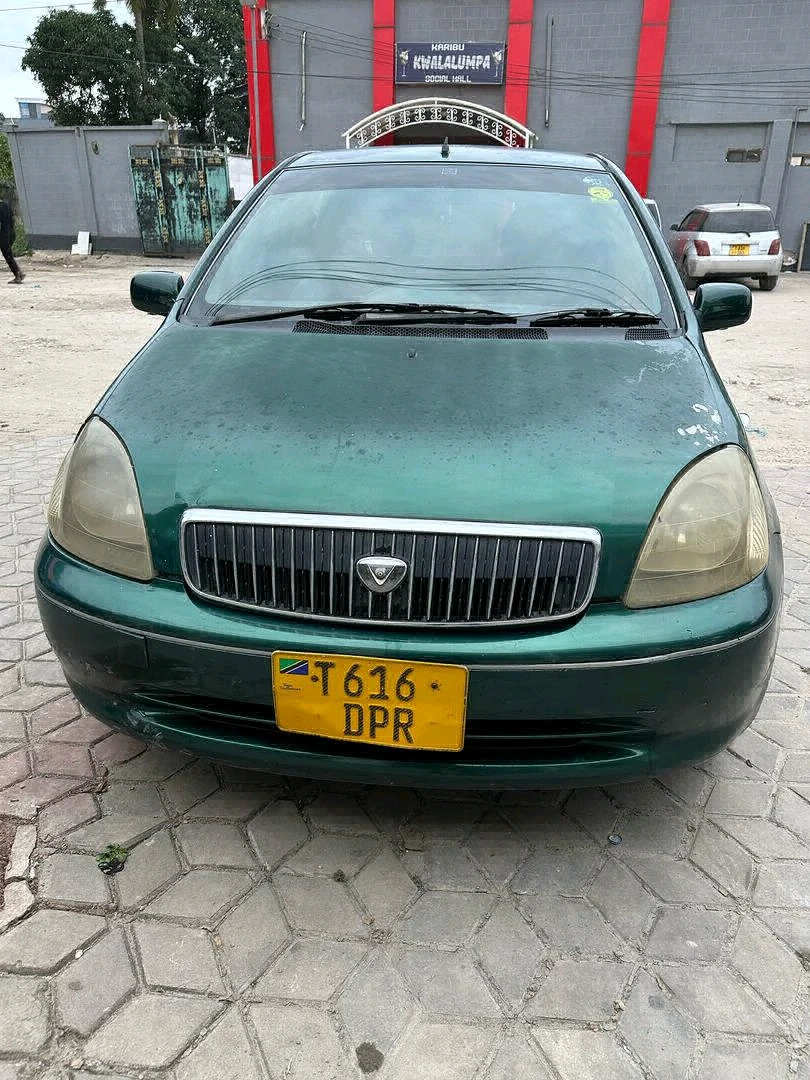 Toyota Vitz Clavia 2001 for Sale
