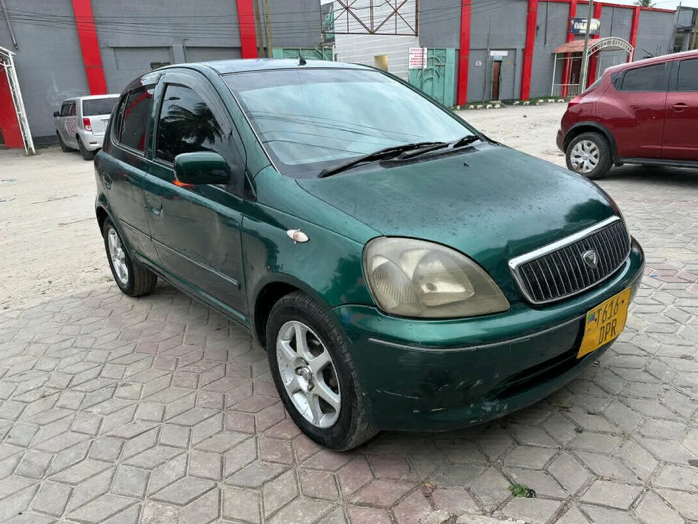 Toyota Vitz Clavia 2001 for Sale thumbnail 2
