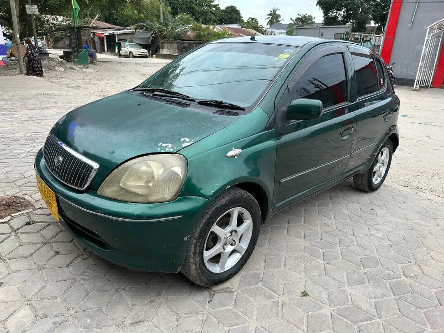 Toyota Vitz Clavia 2001 for Sale thumbnail 3