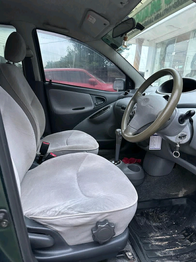 Toyota Vitz Clavia 2001 for Sale thumbnail 8