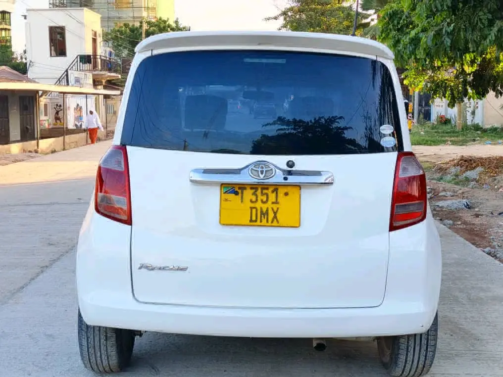 Toyota Ractis White, Full AC, Good Tyres thumbnail 2