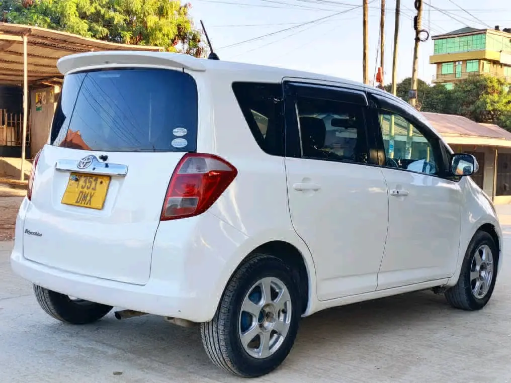 Toyota Ractis White, Full AC, Good Tyres thumbnail 4