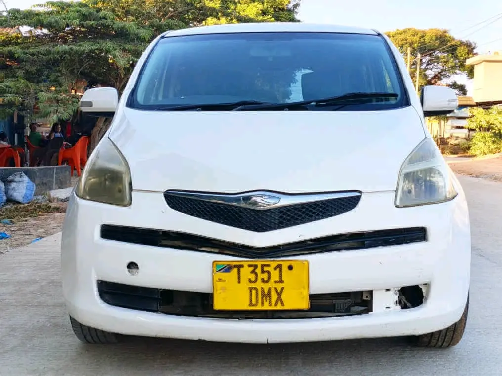 Toyota Ractis White, Full AC, Good Tyres thumbnail 6