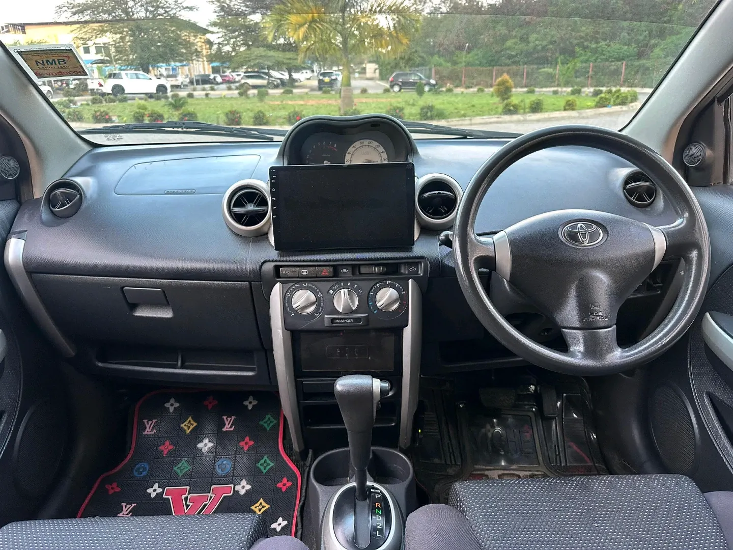 Toyota Ist 2003 Model 1298cc thumbnail 7