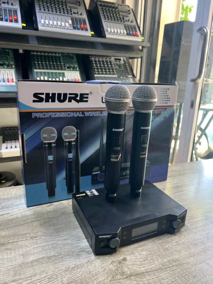 Shure UT-958 Professional 2 Wireless Microphone System
