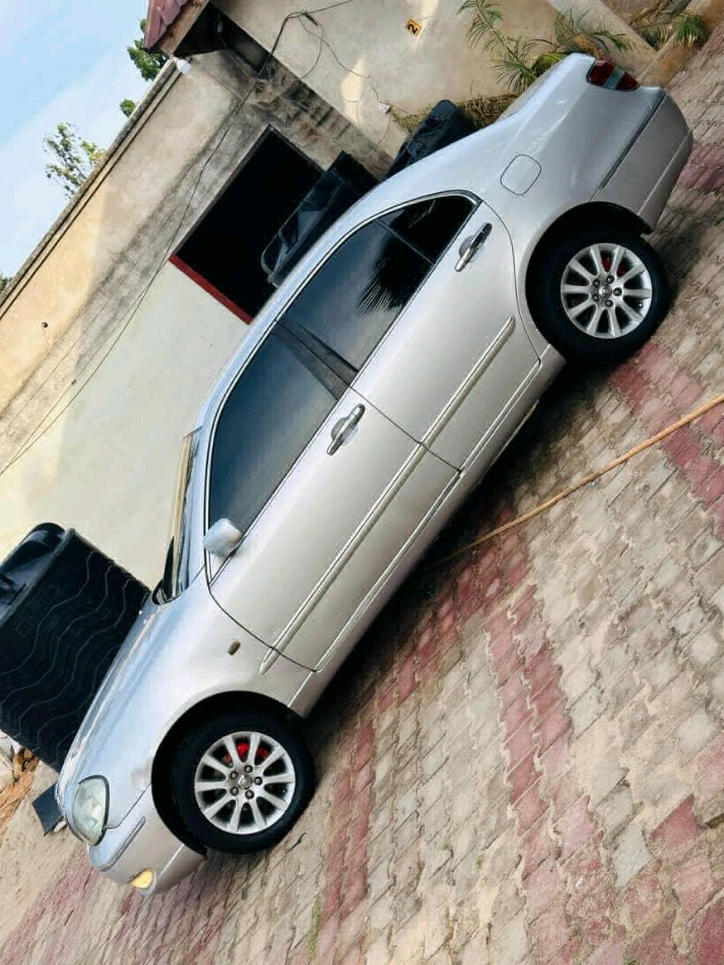 Toyota Brevis Sedan (Reg No. DDL) thumbnail 4
