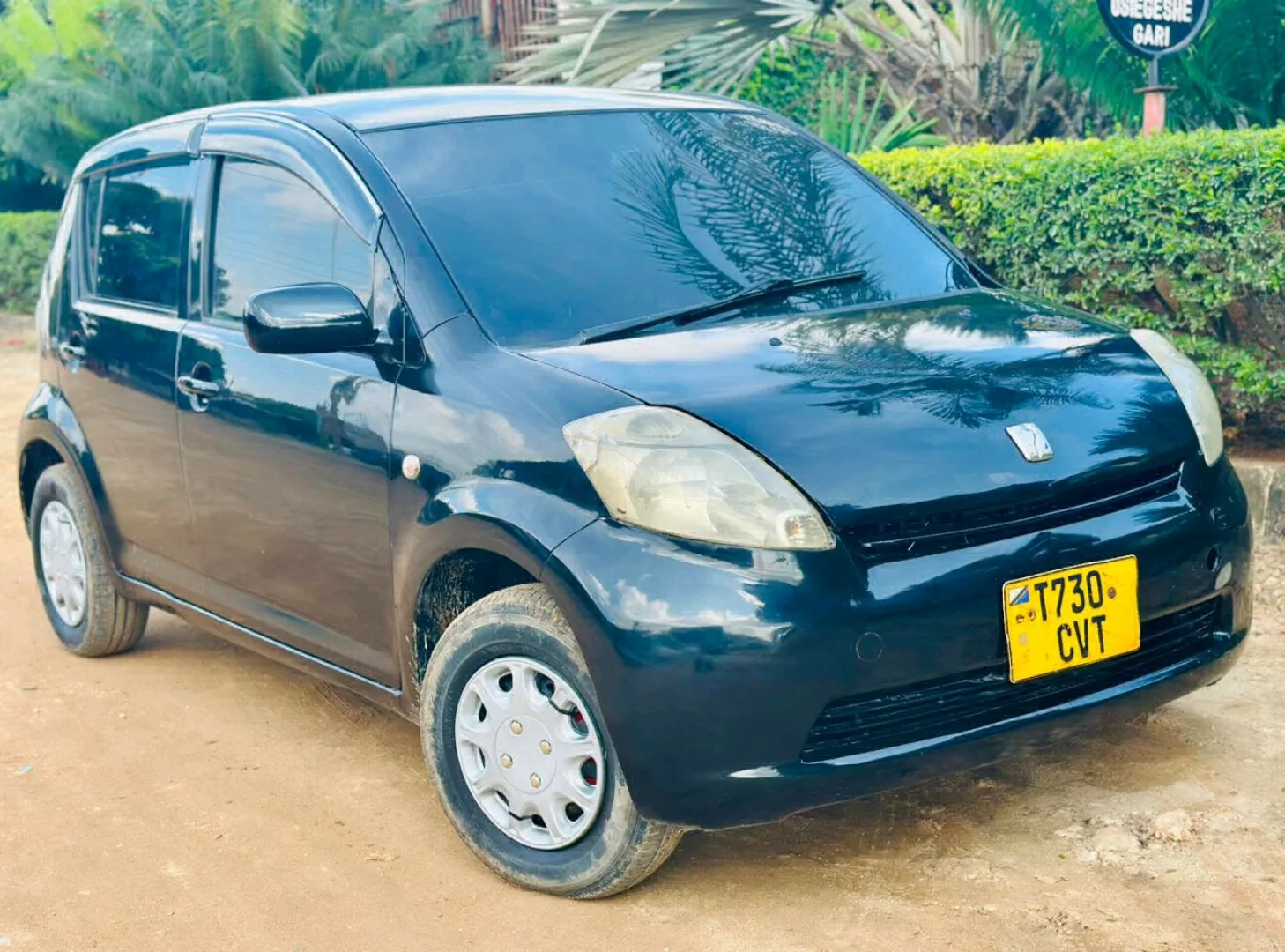 Toyota Passo Hatchback (Black)