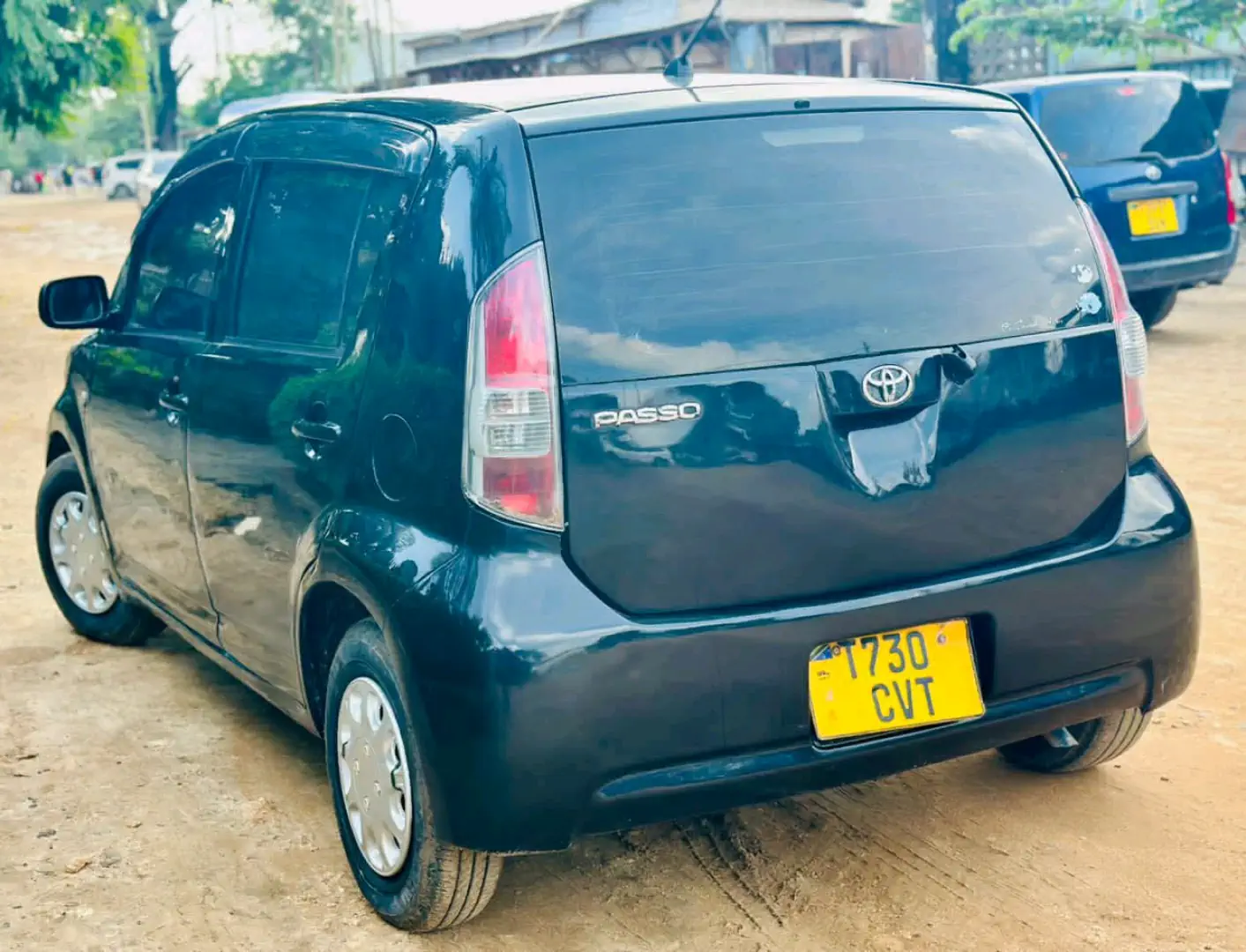Toyota Passo Hatchback (Black) thumbnail 2
