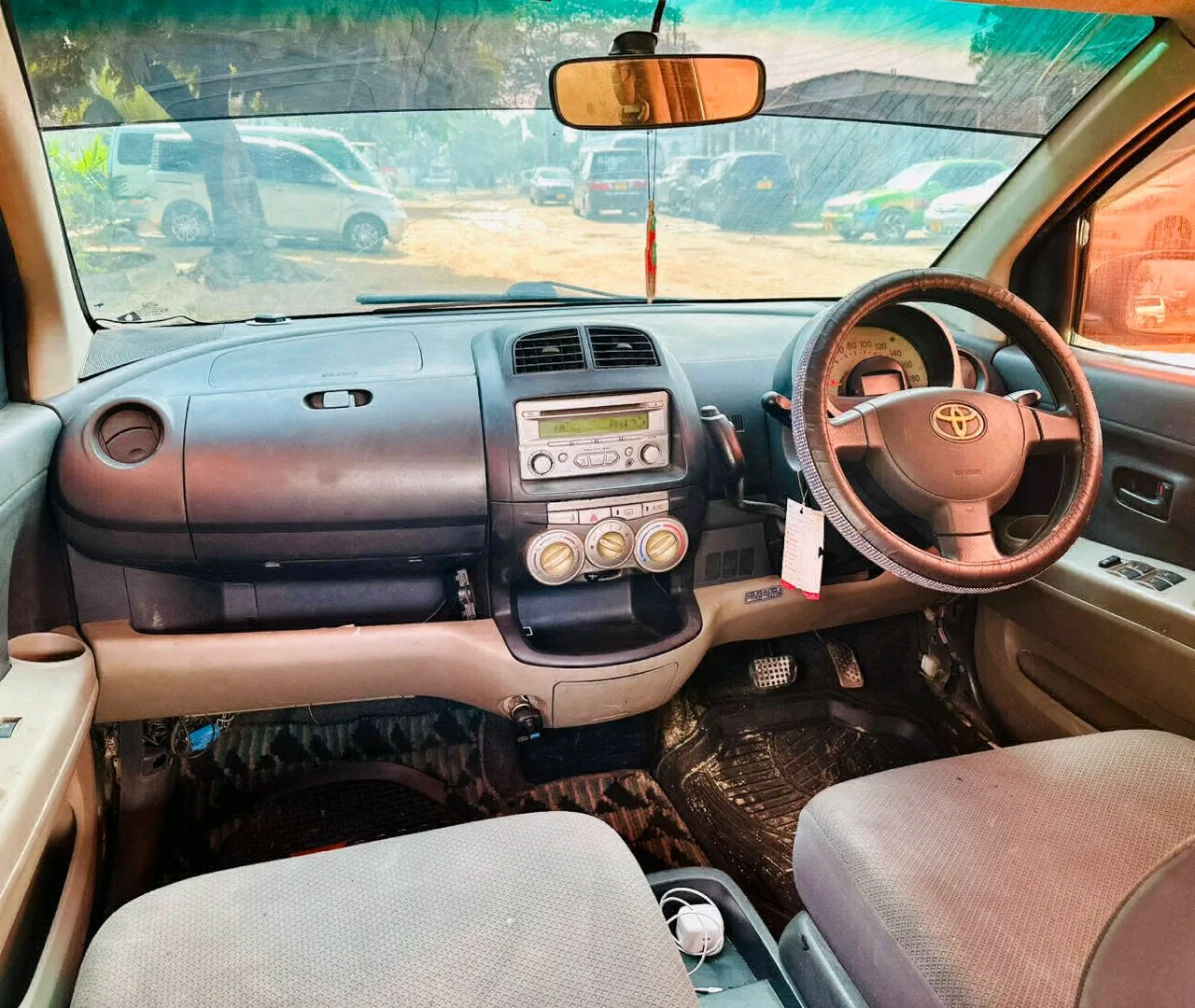 Toyota Passo Hatchback (Black) thumbnail 6