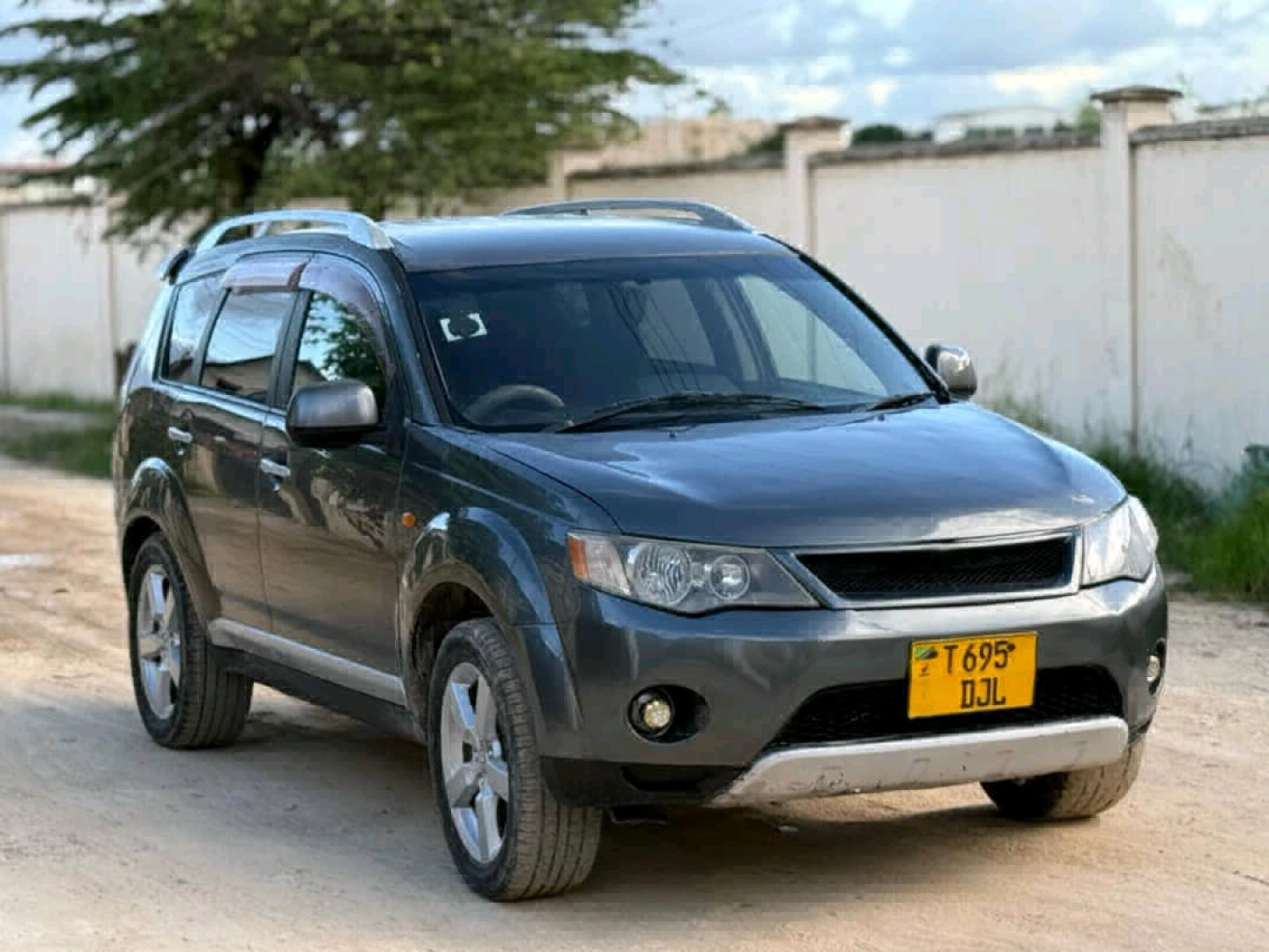 Mitsubishi Outlander thumbnail 6