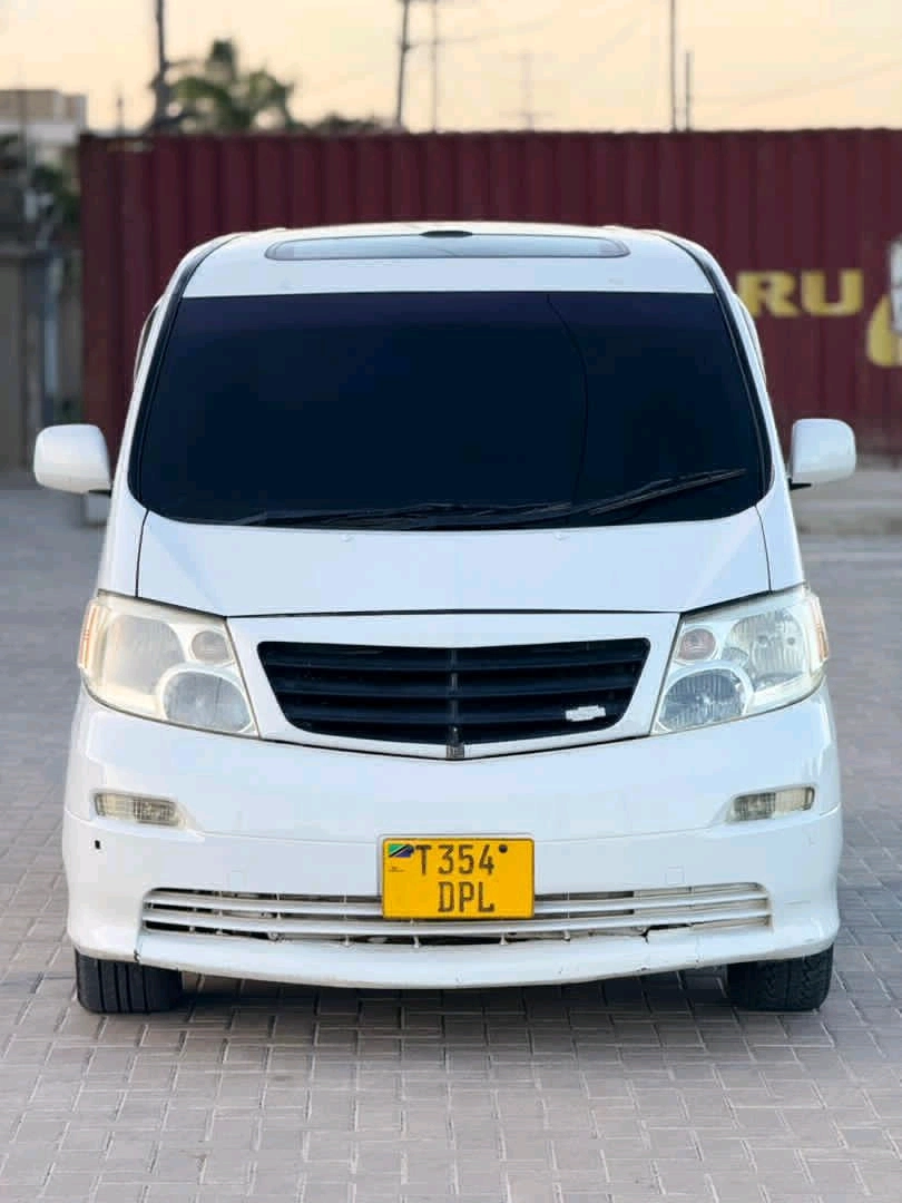Toyota Alphard Van 2360cc Automatic Door