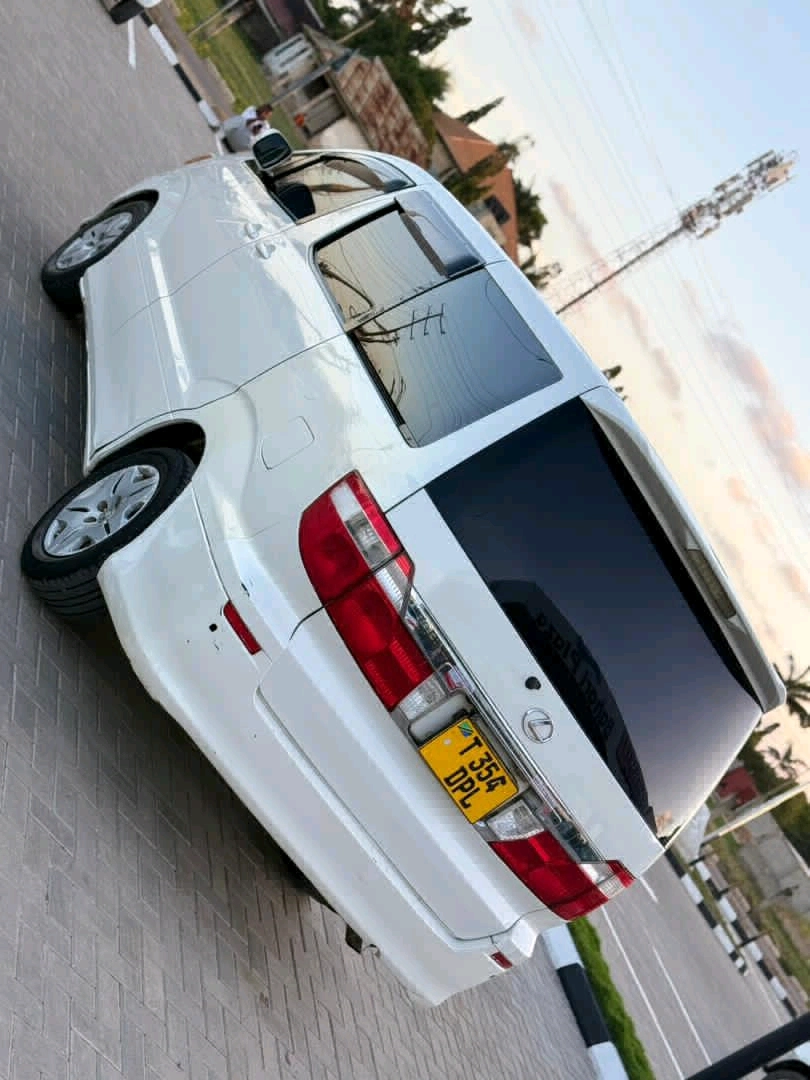 Toyota Alphard Van 2360cc Automatic Door thumbnail 4