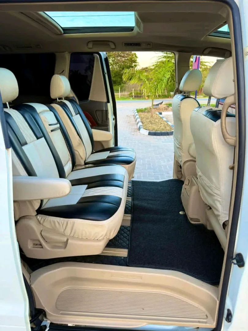 Toyota Alphard Van 2360cc Automatic Door thumbnail 5