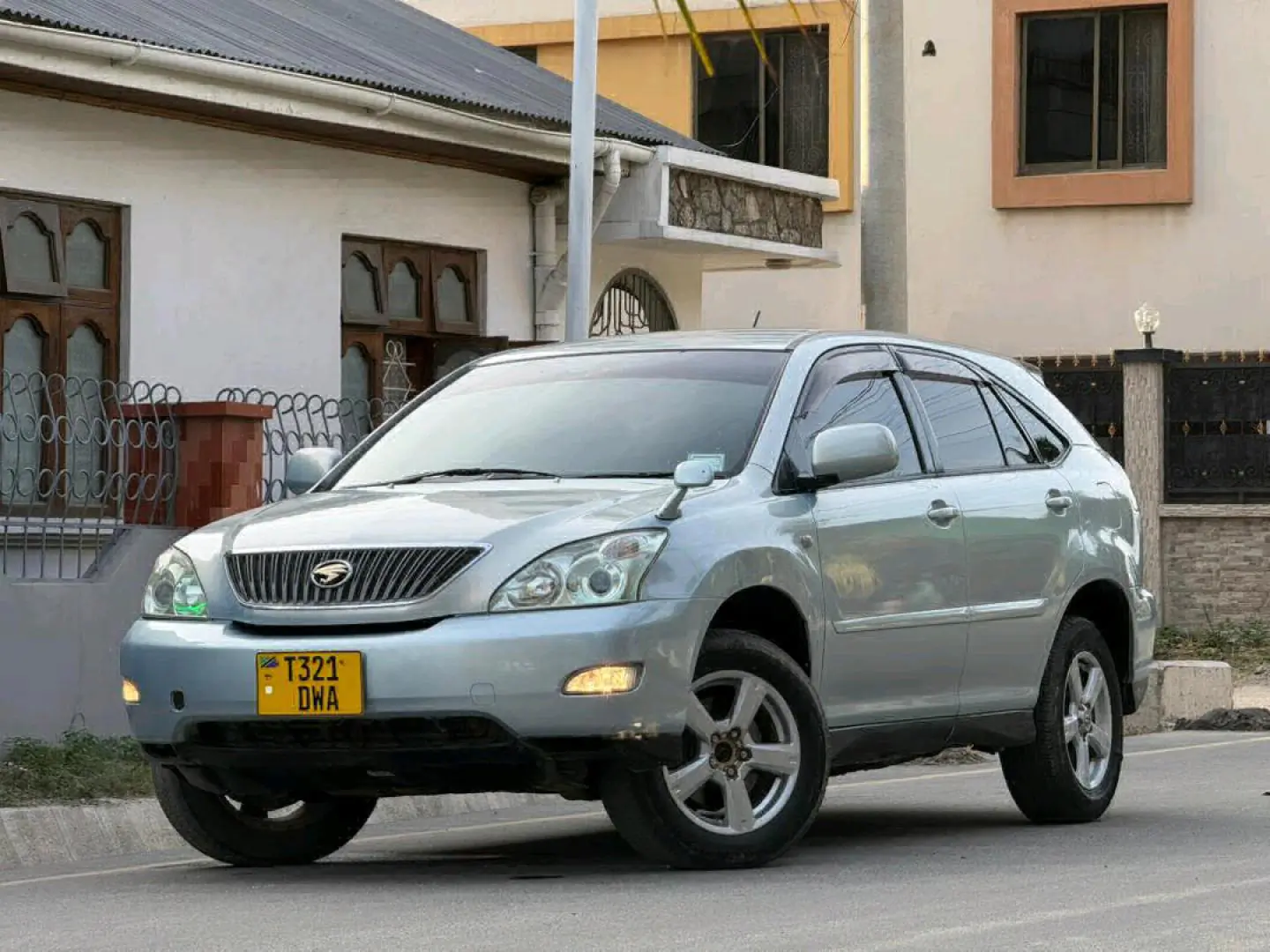 2005 Toyota Harrier Light Blue for Sale thumbnail 4