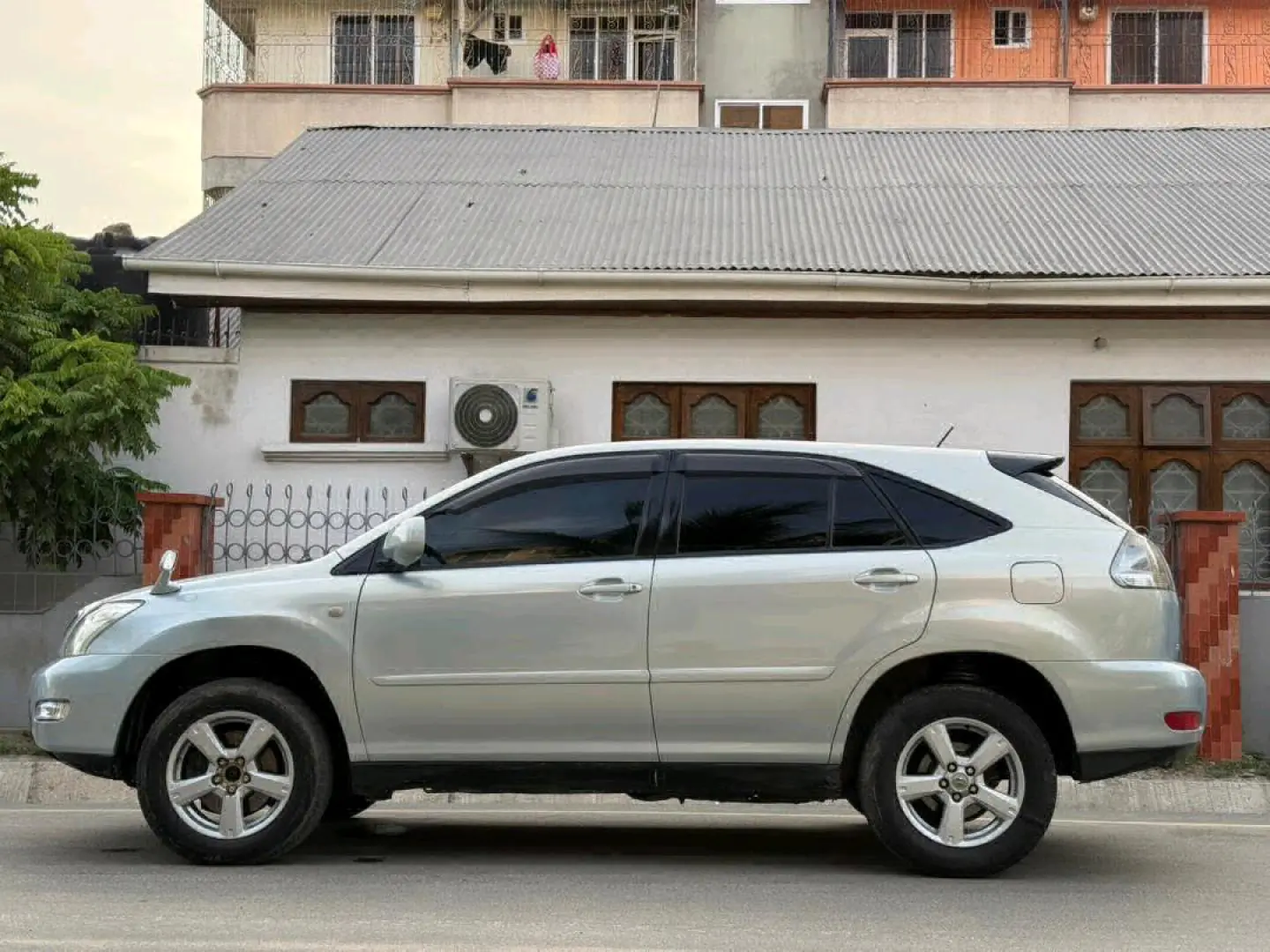 2005 Toyota Harrier Light Blue for Sale thumbnail 5