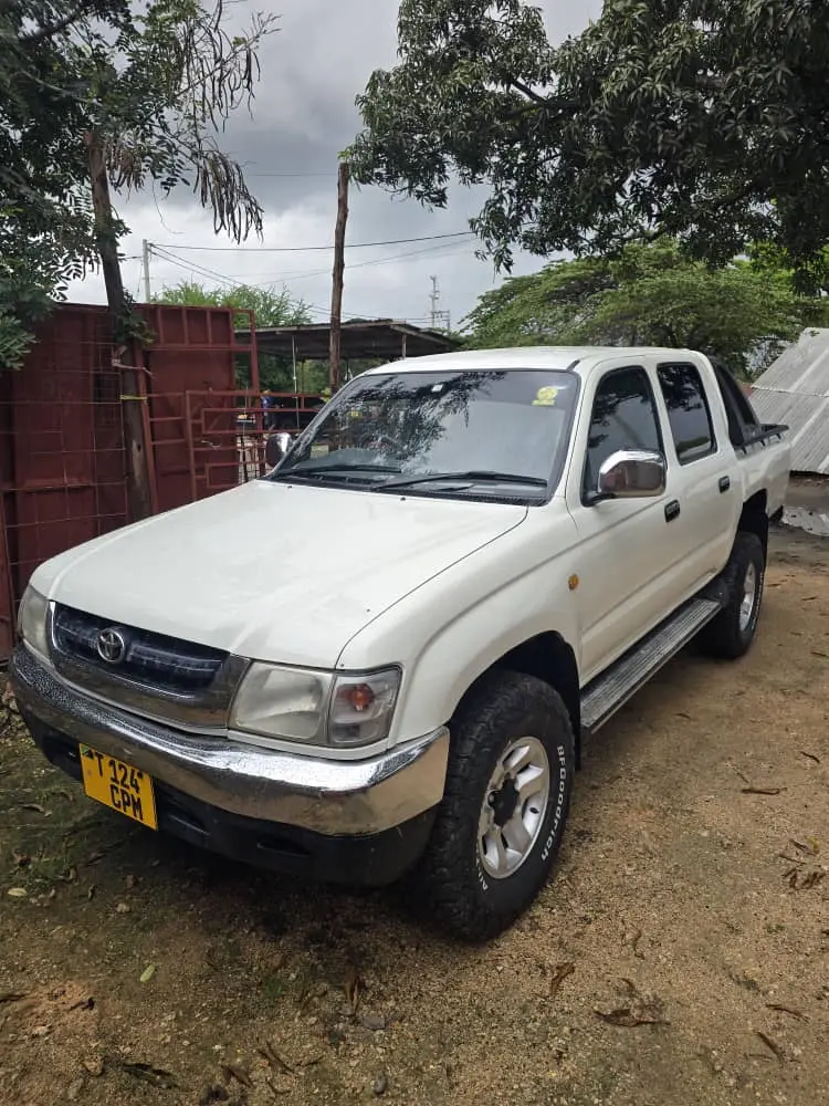 Toyota Hilux Double Cab Pickup 2.8L 3L Engine