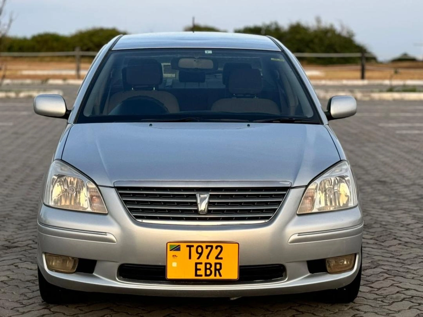 Toyota Premio 2003 Silver (1490cc)