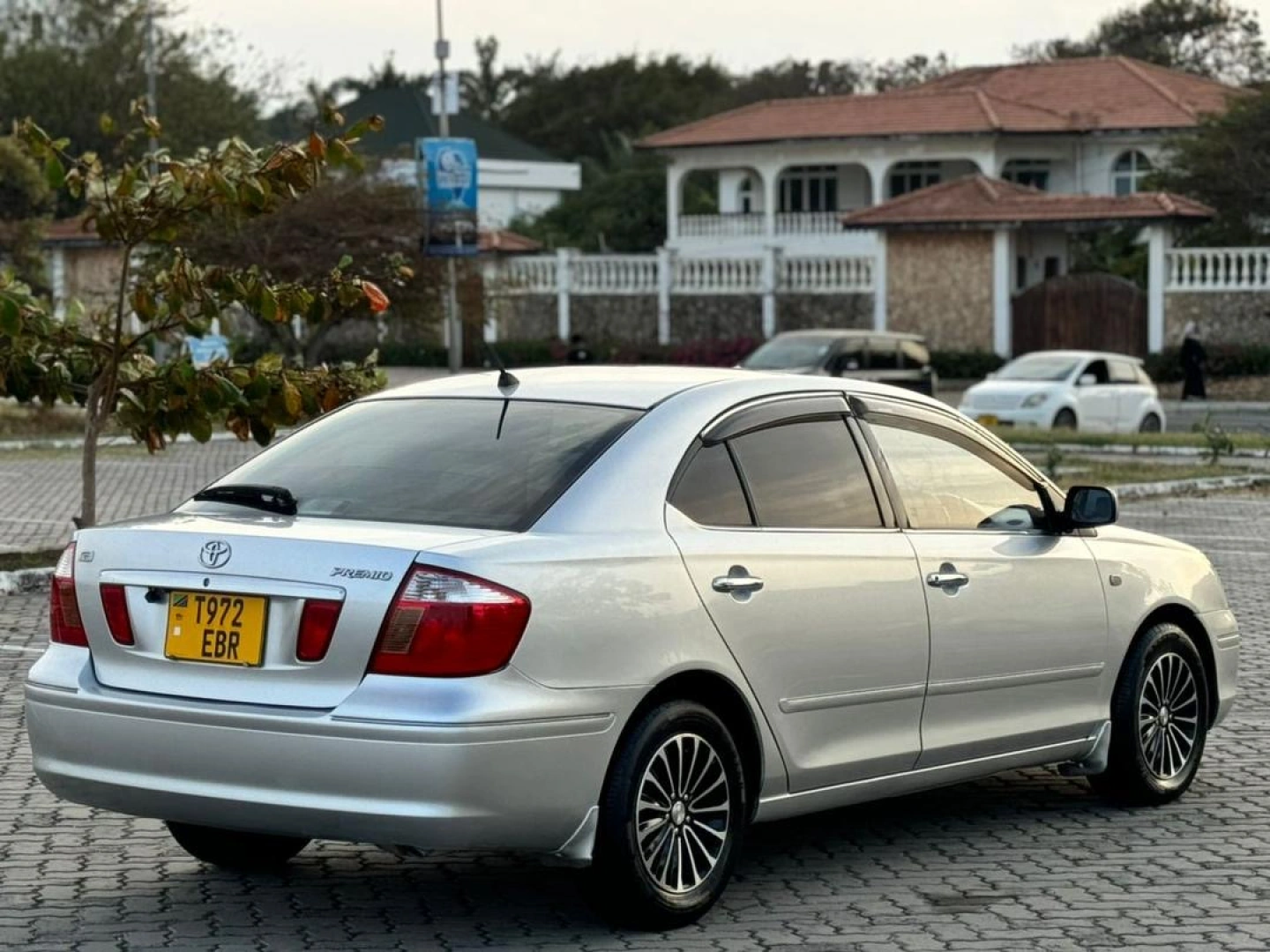 Toyota Premio 2003 Silver (1490cc) thumbnail 4