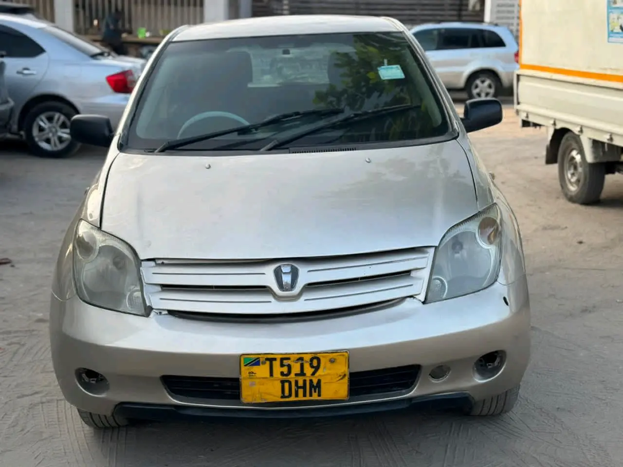 Toyota Ist Hatchback kwa Mauzo