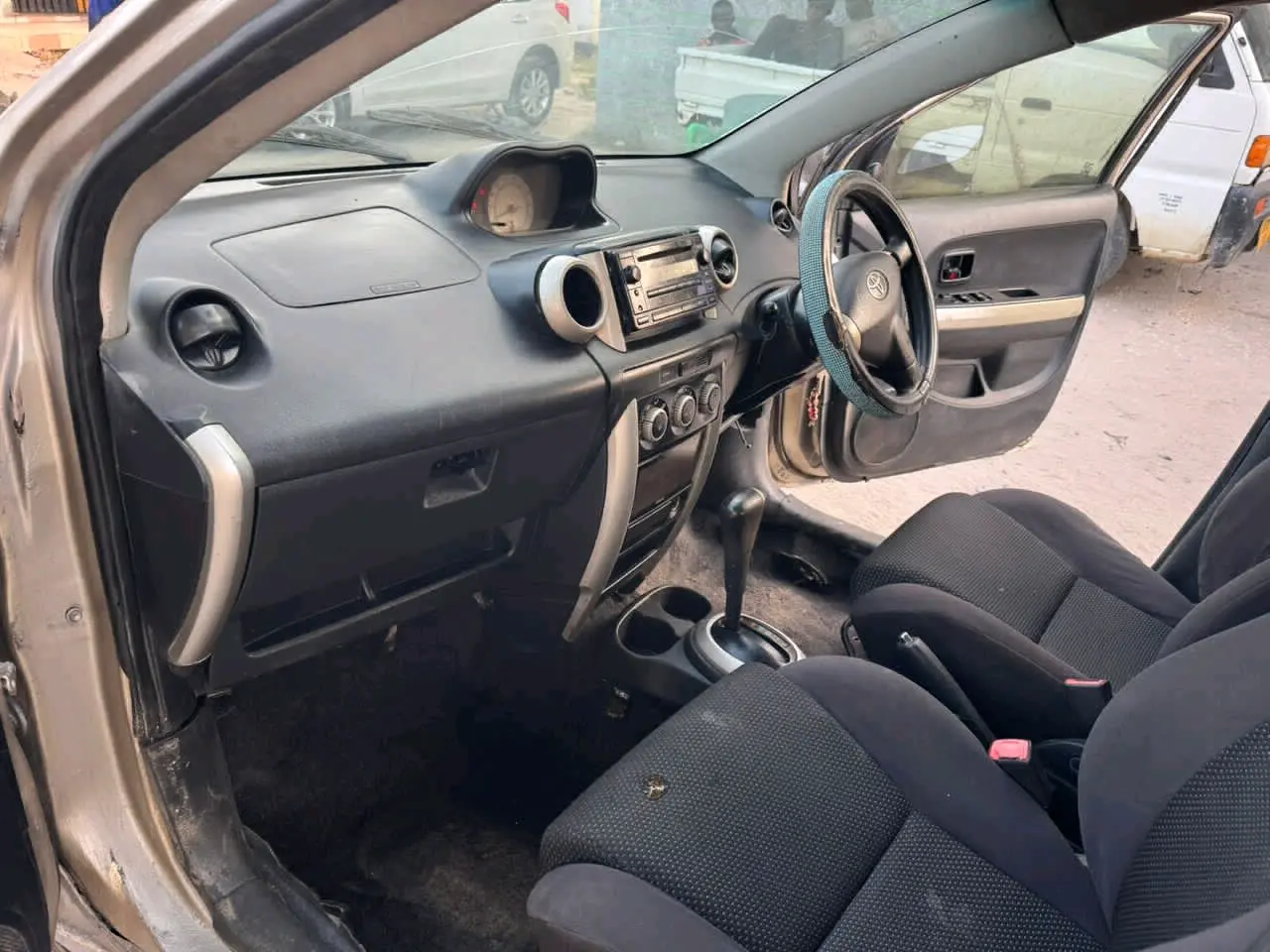 Toyota Ist Hatchback kwa Mauzo thumbnail 3