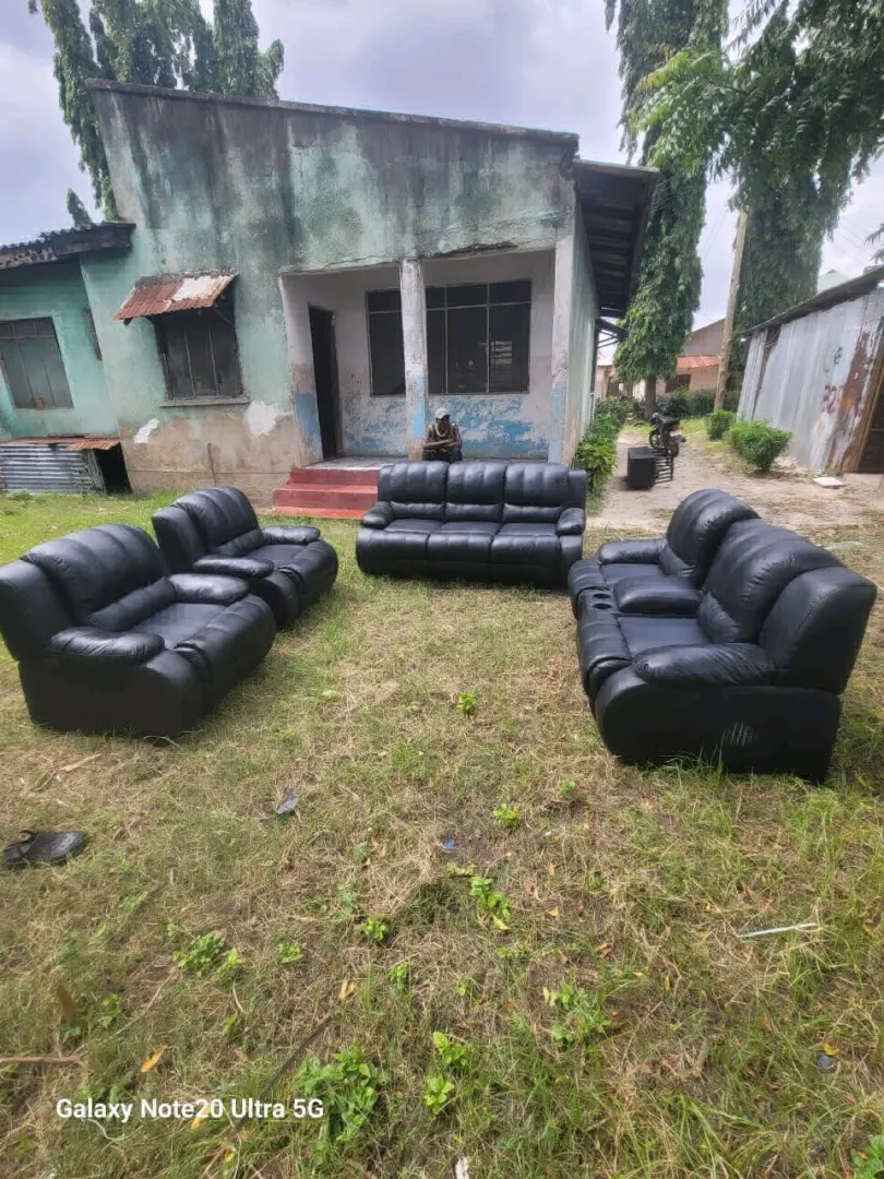 Recliner Sofa Set (3:2:1:1) - Leather thumbnail 3