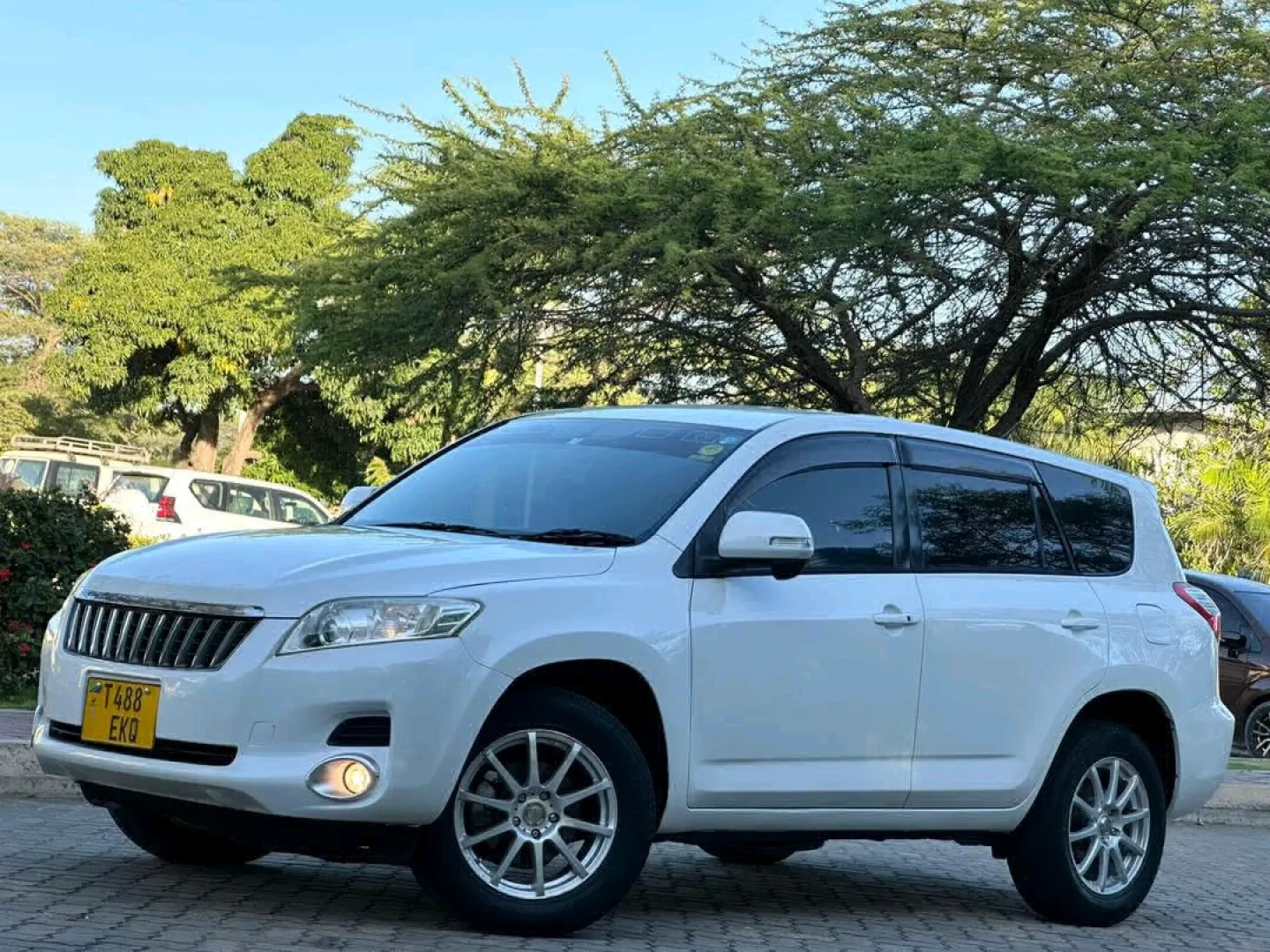 Toyota Vanguard SUV 2009, 2360cc, Low Mileage thumbnail 3