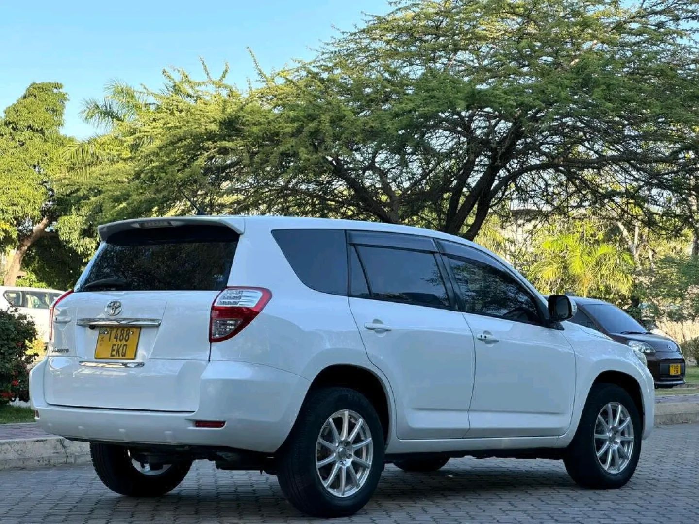 Toyota Vanguard SUV 2009, 2360cc, Low Mileage thumbnail 5