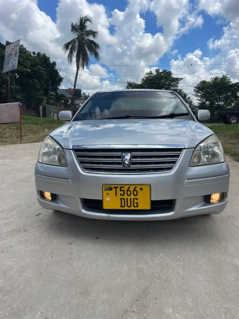 Toyota Premio F