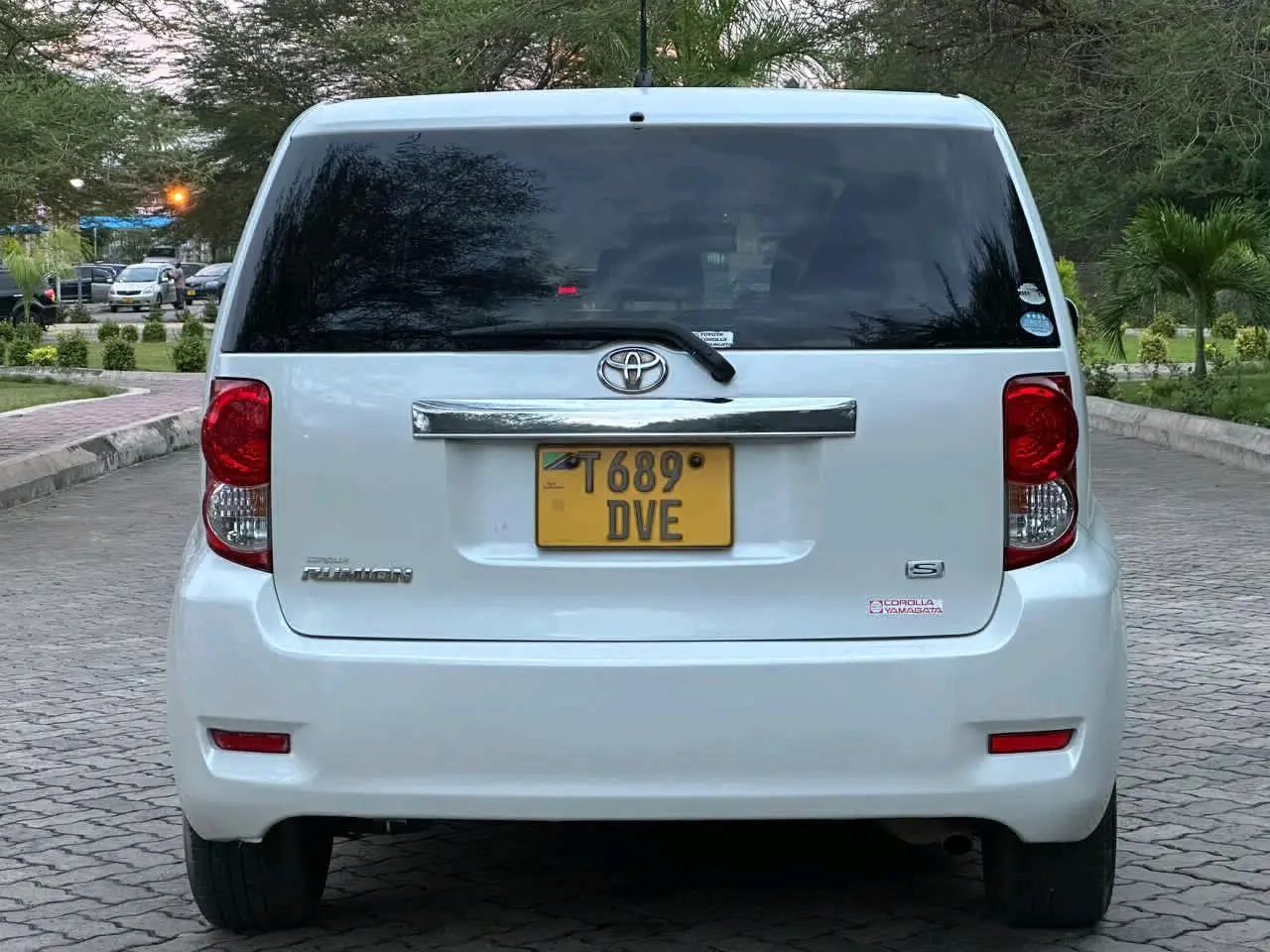 Toyota Rumion 2009 (DVE) thumbnail 5