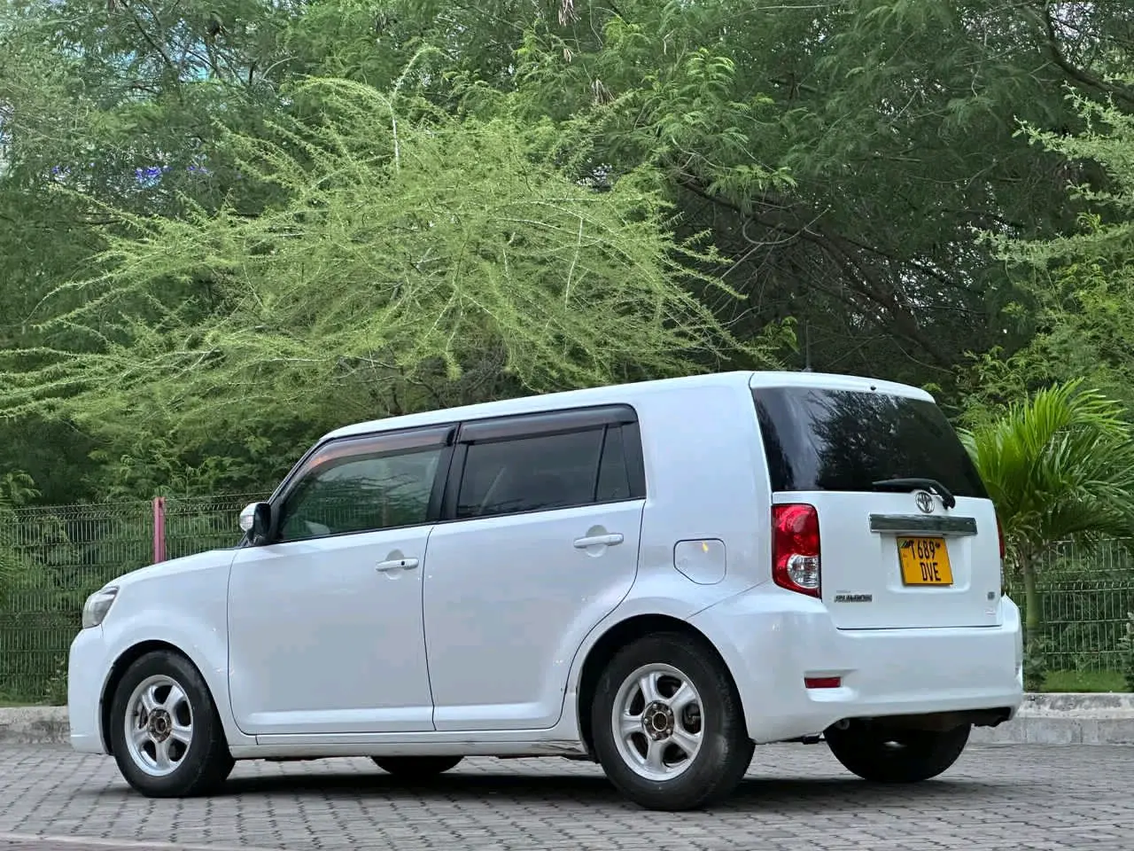 Toyota Rumion 2009 (DVE) thumbnail 6