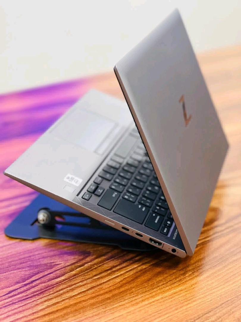HP Zbook Firefly 14 G7 Laptop (i5 10th Gen, 16GB RAM) thumbnail 2
