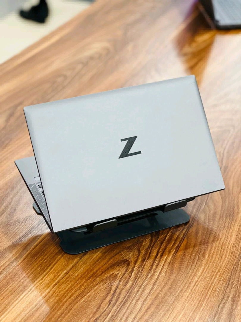 HP Zbook Firefly 14 G7 Laptop (i5 10th Gen, 16GB RAM) thumbnail 3