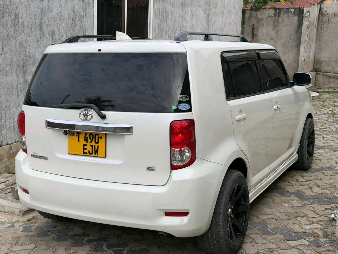 Toyota Rumion 2008, White, 1.5L Engine thumbnail 4