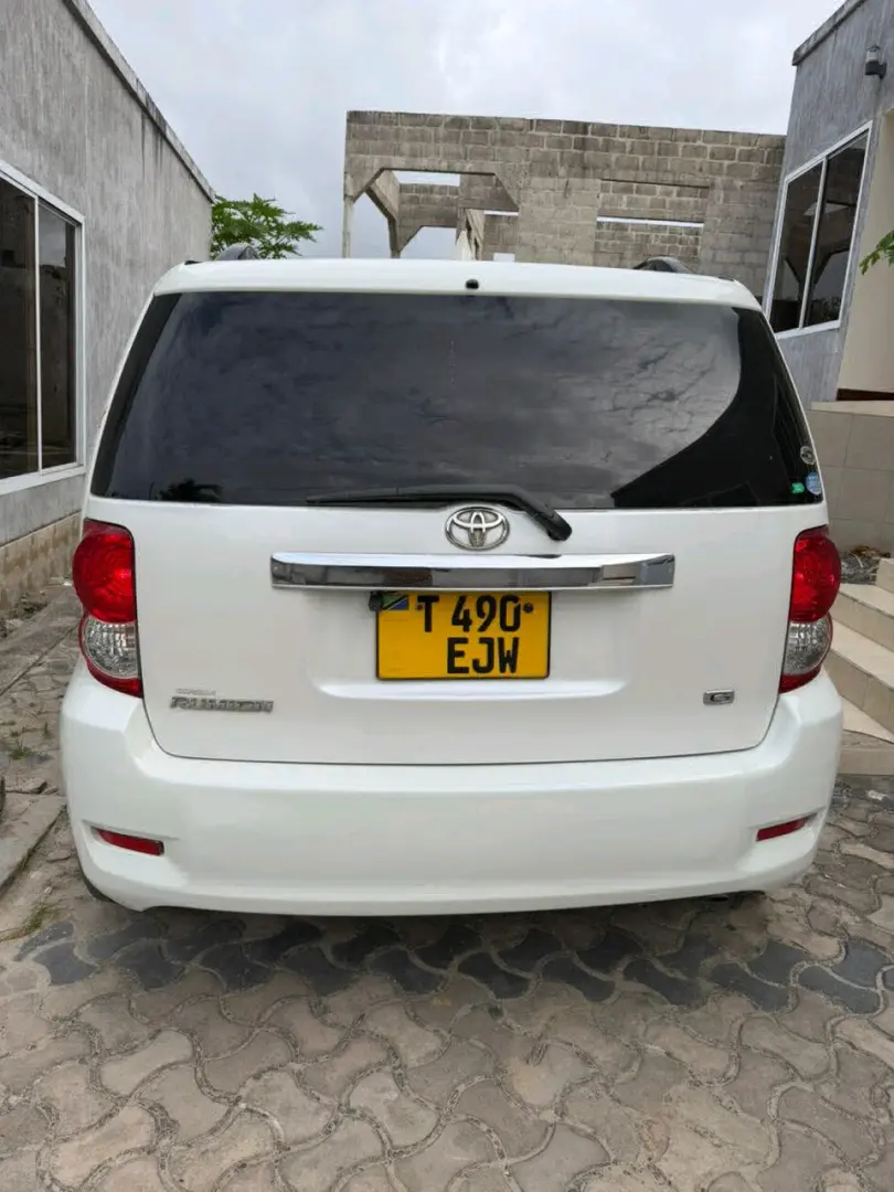 Toyota Rumion 2008, White, 1.5L Engine thumbnail 6