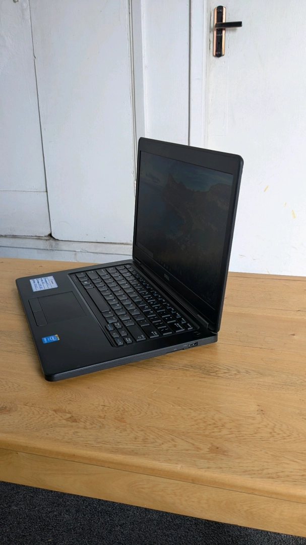 Dell Latitude Laptop Core i5 (8GB RAM, 320GB HDD) thumbnail 3