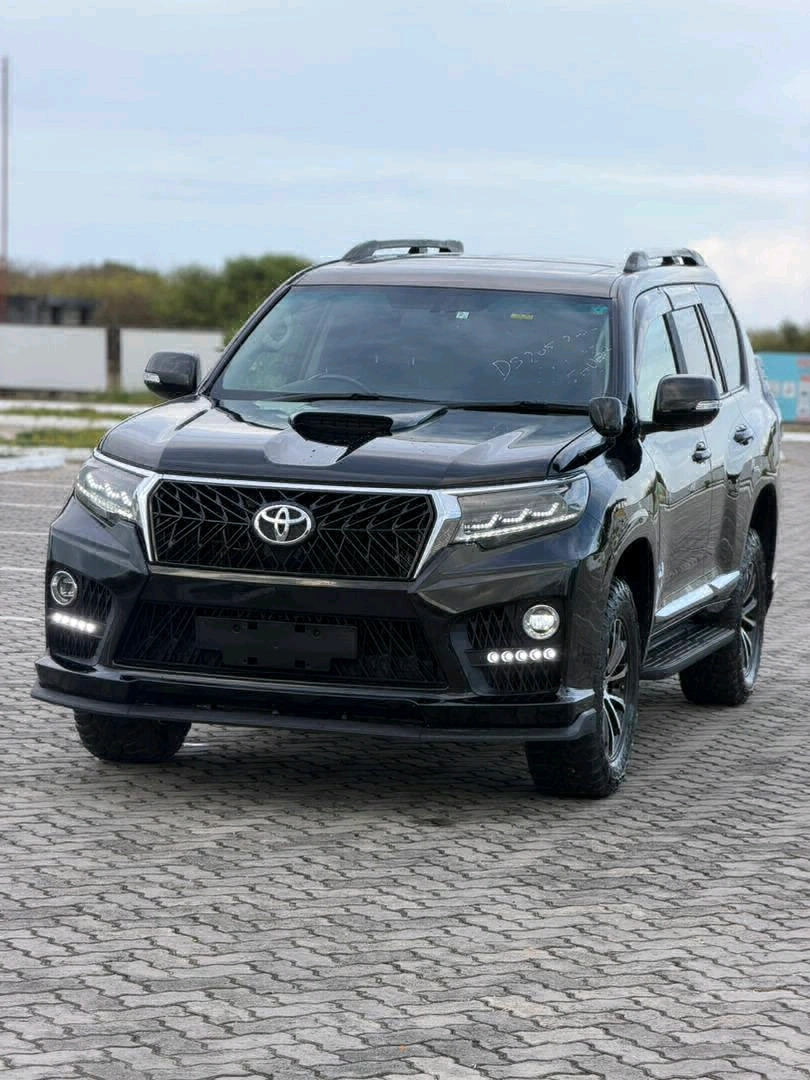 Toyota Prado 150 (2013 Upgraded to 2021 Look) thumbnail 3