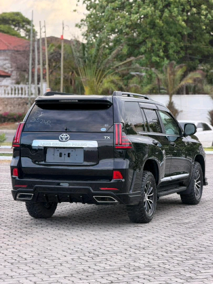 Toyota Prado 150 (2013 Upgraded to 2021 Look) thumbnail 5