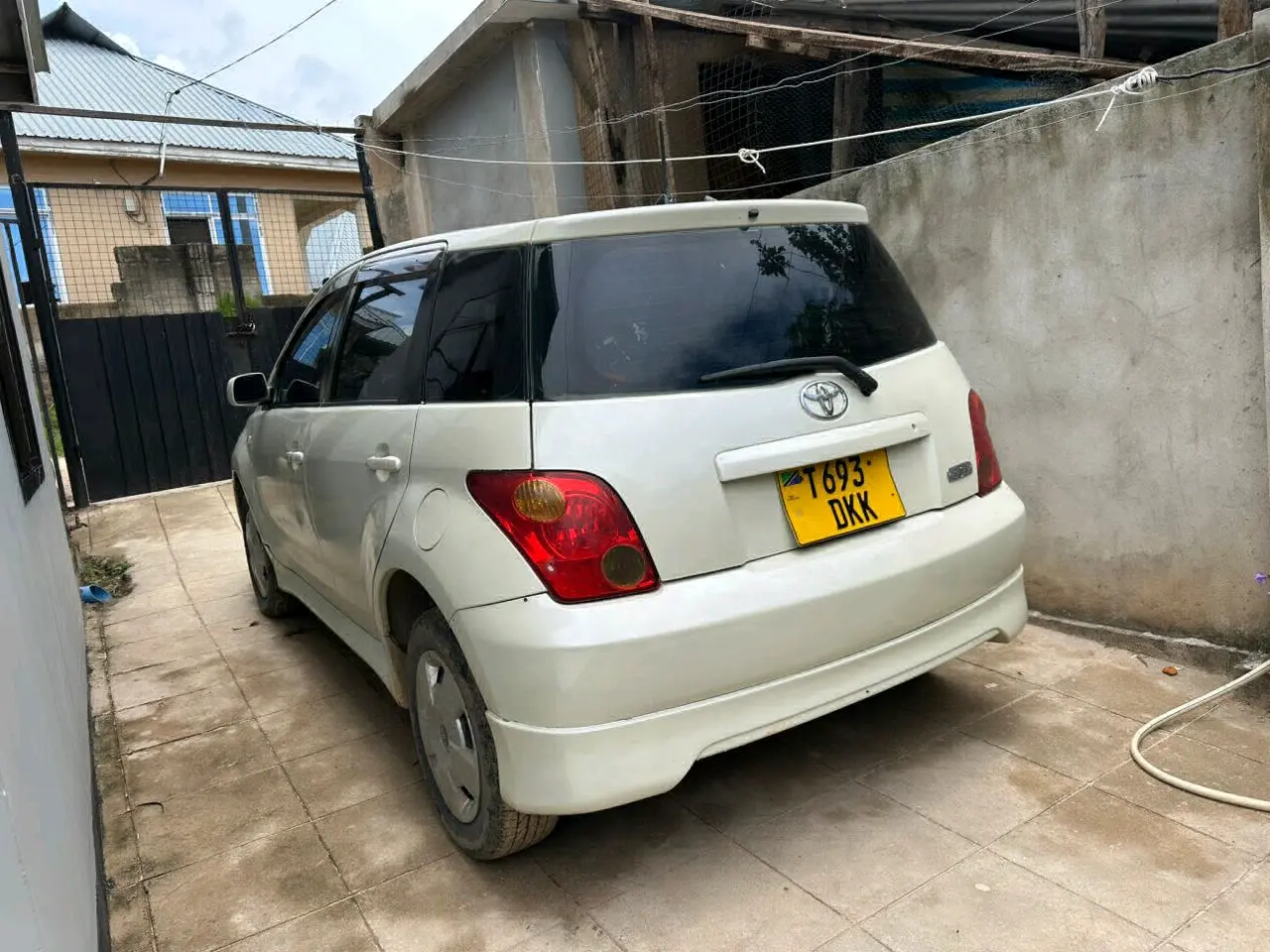 Toyota Ist Nyeupe Inauzwa